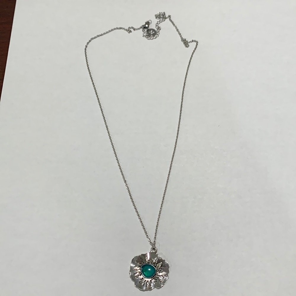 NWOT silver & green water lily necklace.